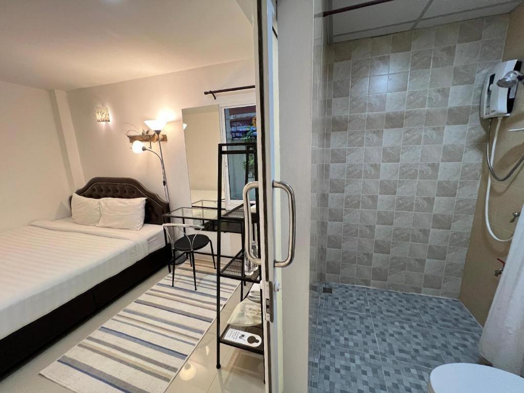 Ban Thungdang Housetel Bangkok