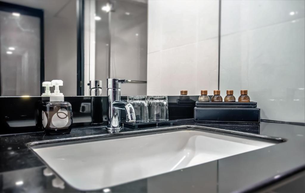 Nouvo City Hotel Nouvo City Hotel