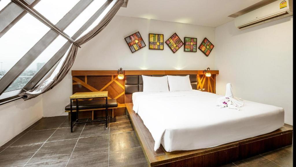 B2 Bangkok Srinakharin Boutique & Budget Hotel B2 Bangkok Srinakharin Boutique & Budget Hotel