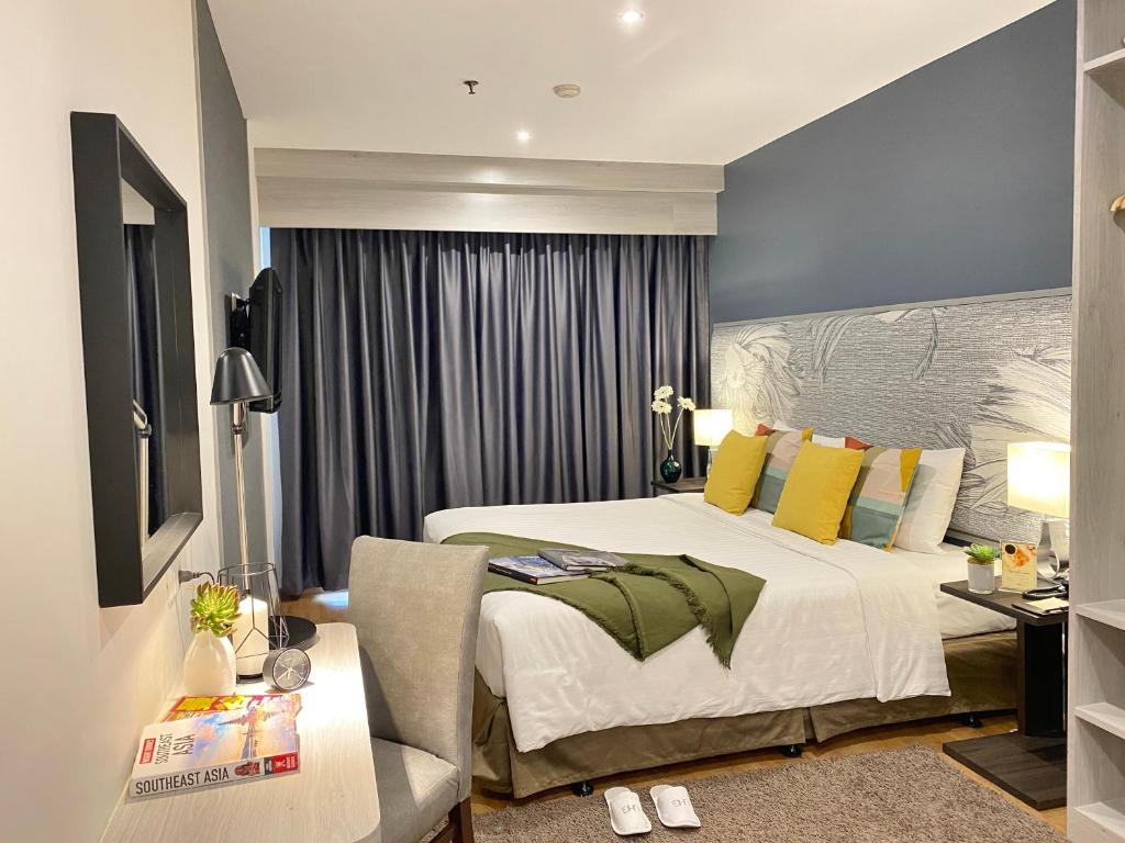 Evergreen Place Siam by UHG Evergreen Place Siam by UHG