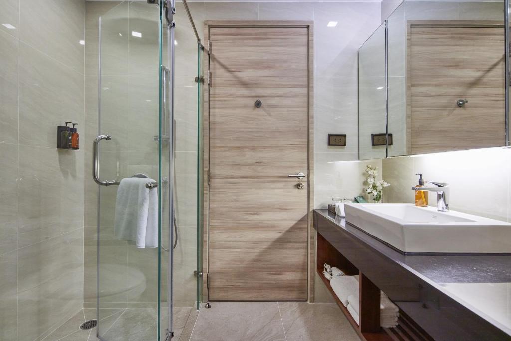 Adelphi Suites Bangkok Adelphi Suites Bangkok