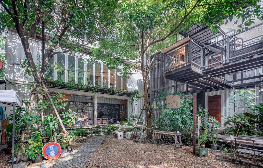 The Yard Bangkok Hostel The Yard Bangkok Hostel