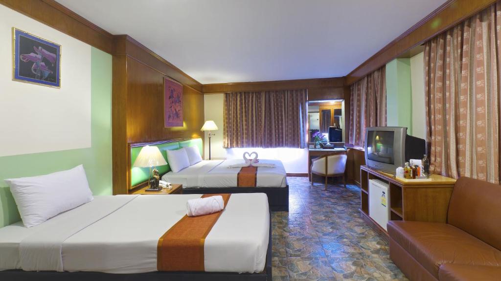 Silom Avenue Inn
