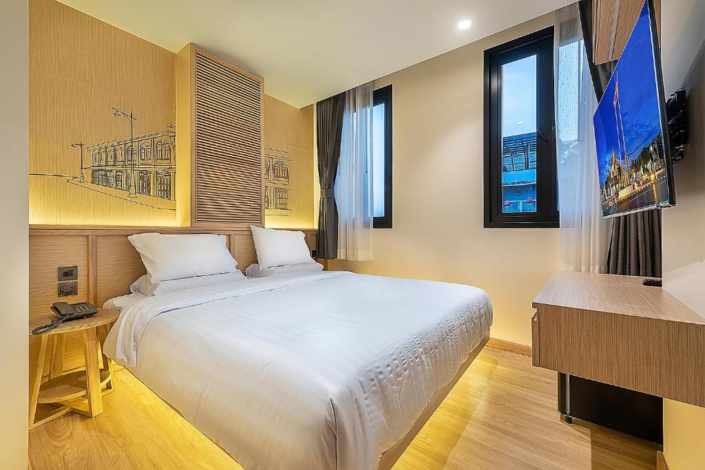 Phra Nakhon Poshtel