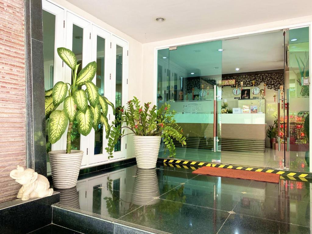 14 Place Sukhumvit Suites 14 Place Sukhumvit Suites
