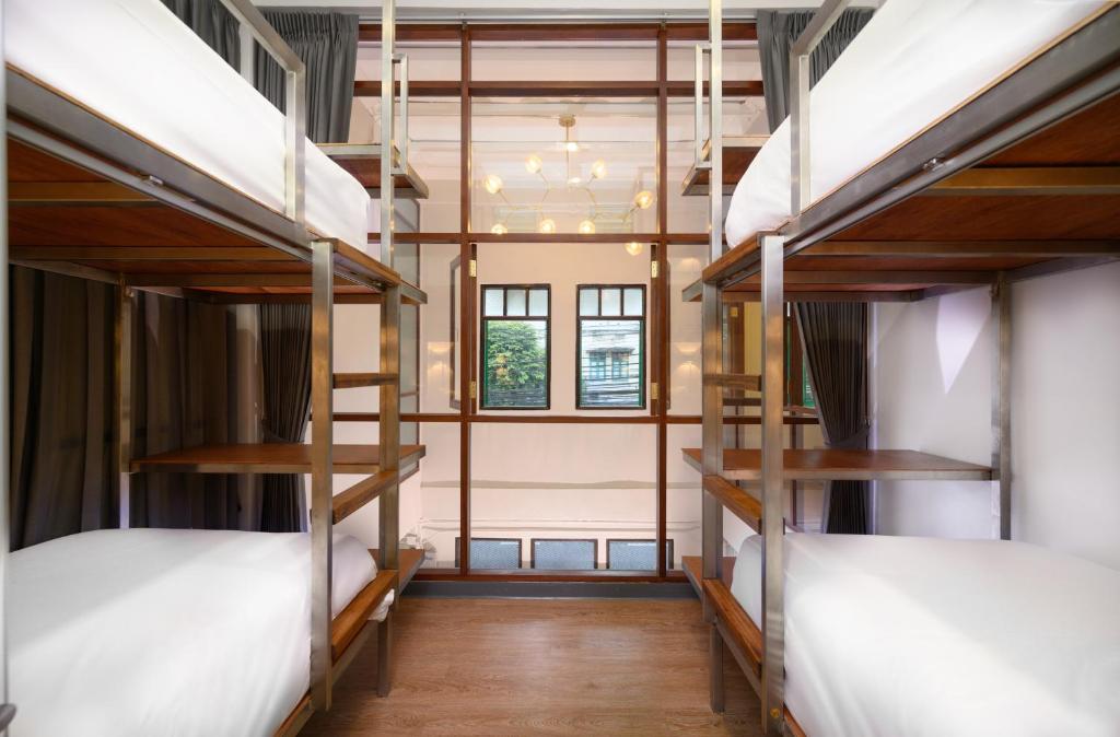 REST IS MORE hostel