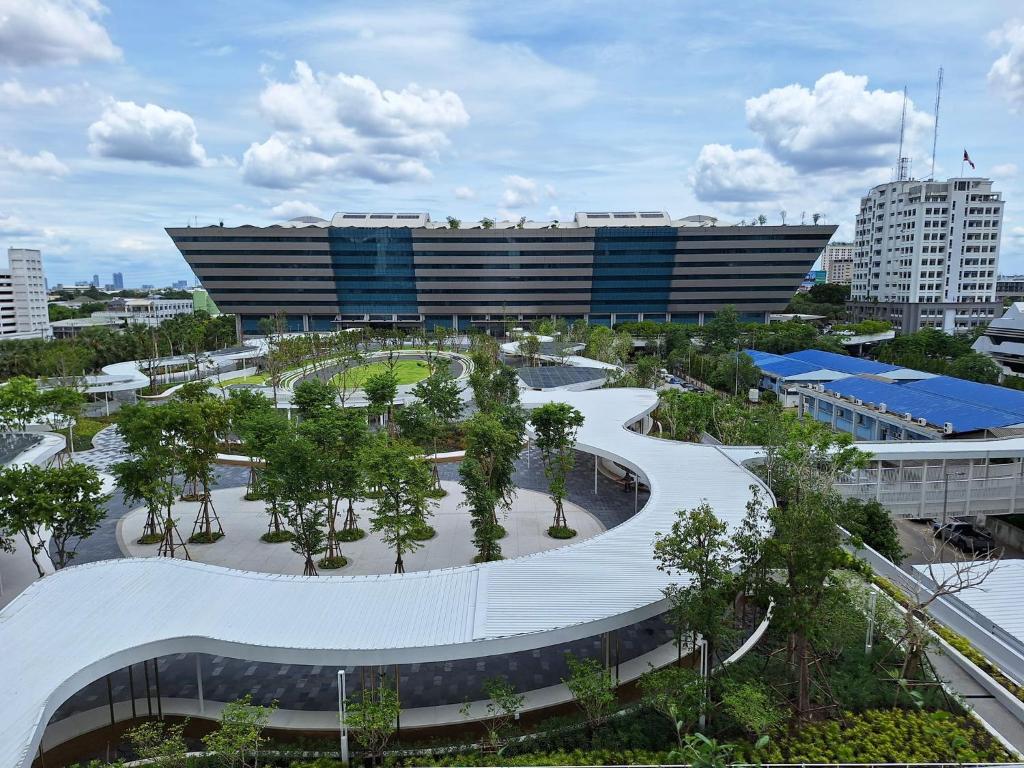 Beige Poshtels + Netflix