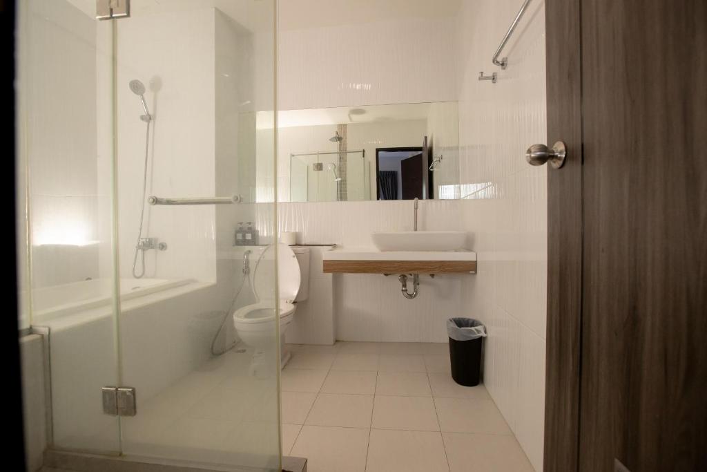Room 36 service apartment