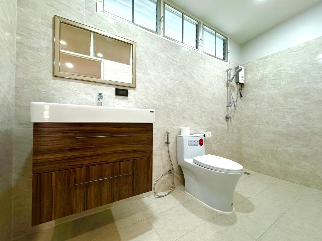 EM HOME Sukhumvit Bangkok - near Terminal 21, EM District Malls, BTS and MRT Lines EM HOME Sukhumvit Bangkok - near Terminal 21, EM District Malls, BTS and MRT Lines