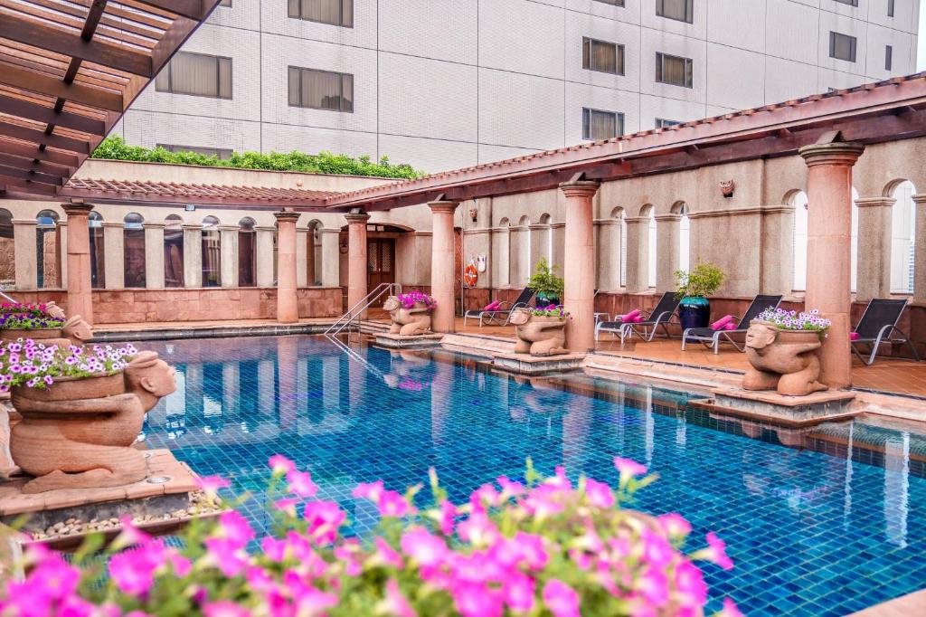 Crowne Plaza Bangkok Lumpini Park by IHG Crowne Plaza Bangkok Lumpini Park by IHG