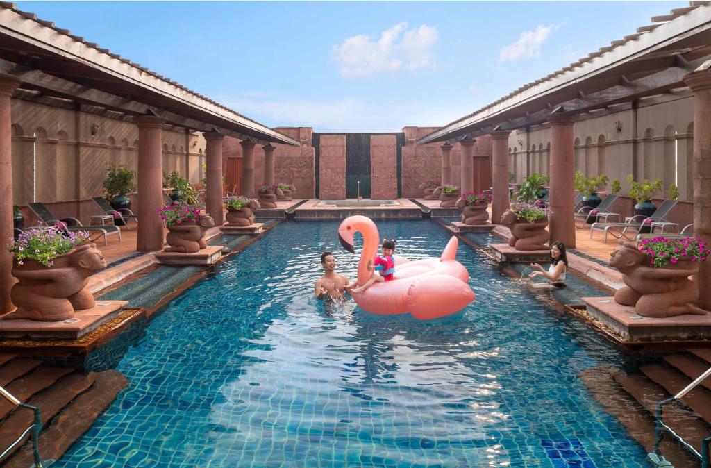 Crowne Plaza Bangkok Lumpini Park by IHG Crowne Plaza Bangkok Lumpini Park by IHG