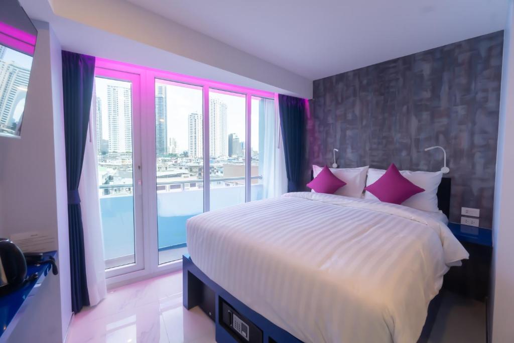 Spark Hotel - MRT Queen Sirikit - SHA Extra Plus Certified Spark Hotel - MRT Queen Sirikit - SHA Extra Plus Certified