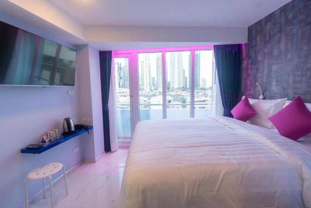 Spark Hotel - MRT Queen Sirikit - SHA Extra Plus Certified Spark Hotel - MRT Queen Sirikit - SHA Extra Plus Certified