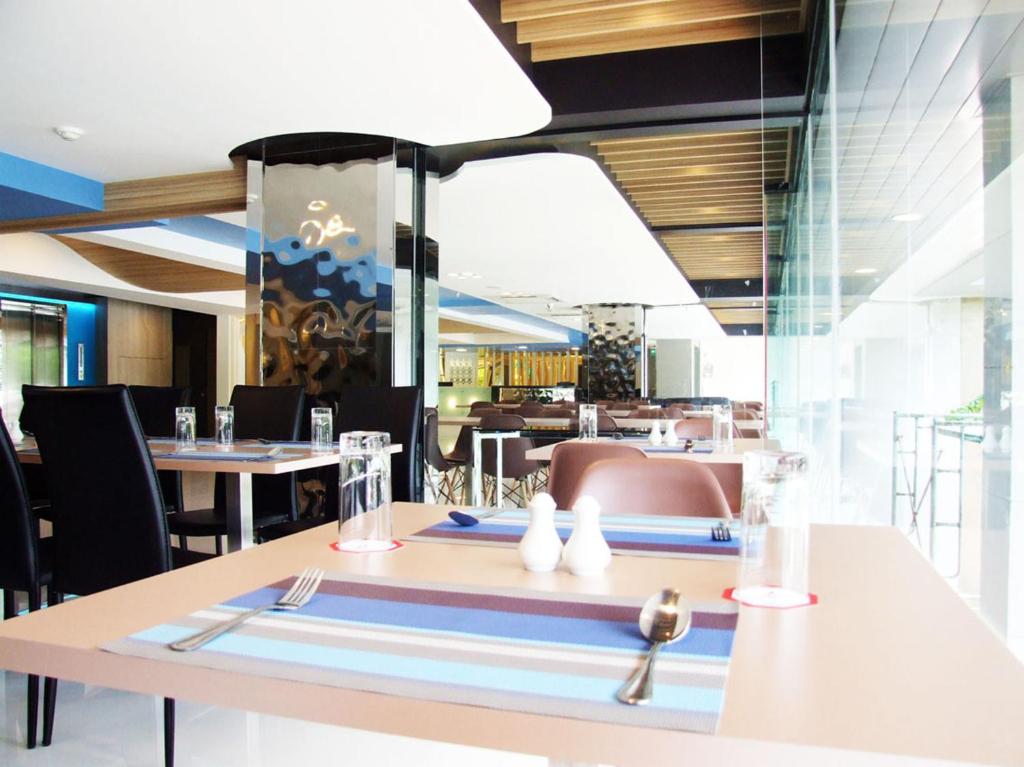 Grand Tower Inn Sathorn Hotel