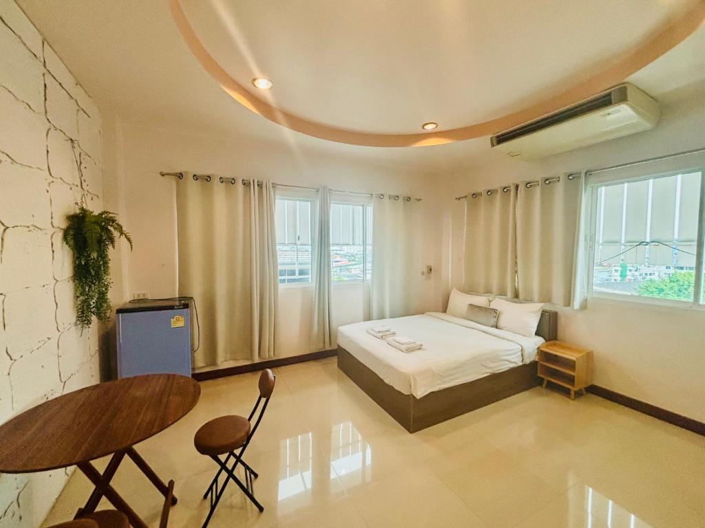 Ree- Riverside,Rama 3 Ree- Riverside,Rama 3