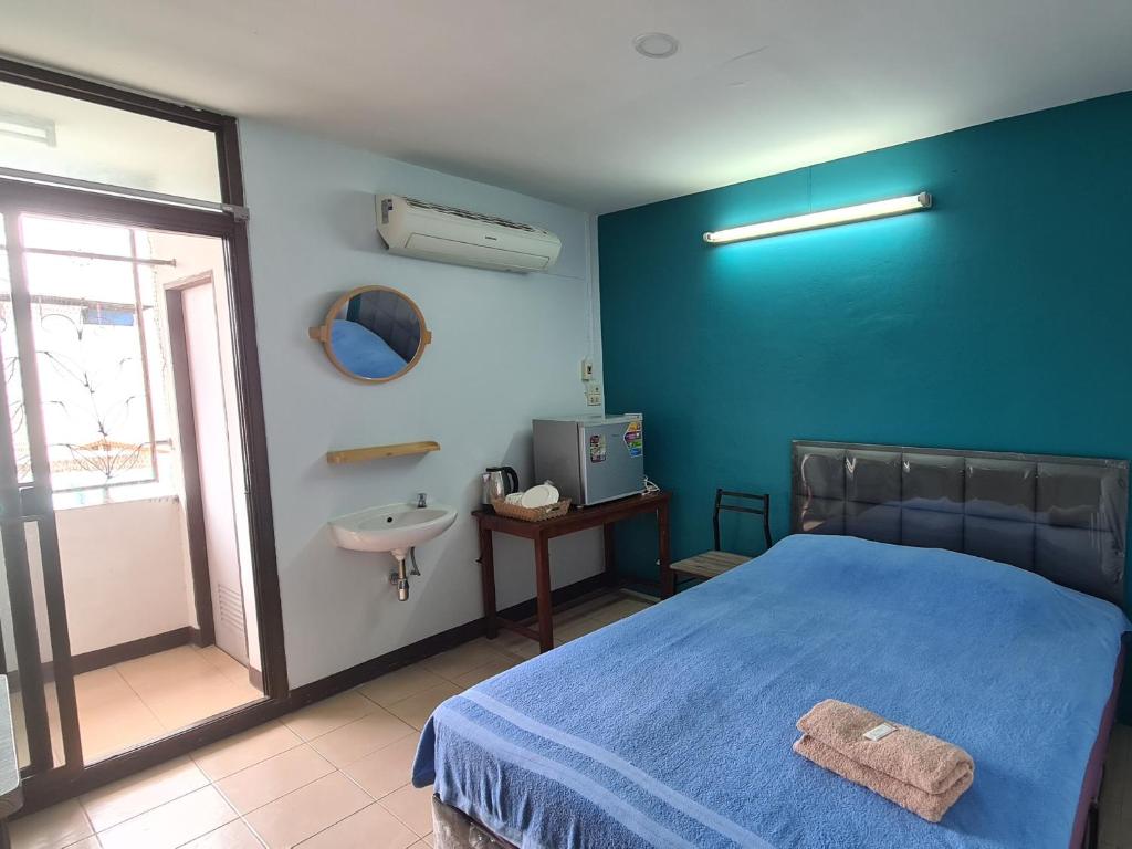 Roong-Arun Apartment Roong-Arun Apartment