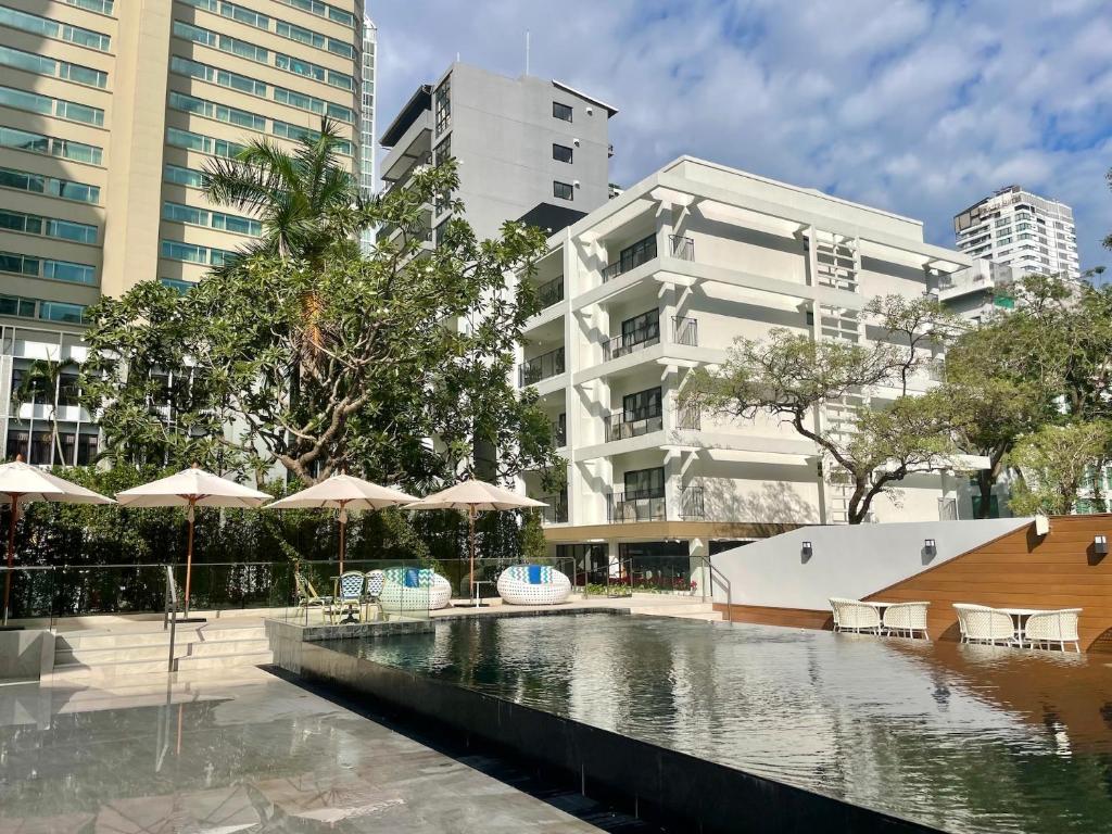 Floral Court Hotel & Residence Sukhumvit 13 Floral Court Hotel & Residence Sukhumvit 13