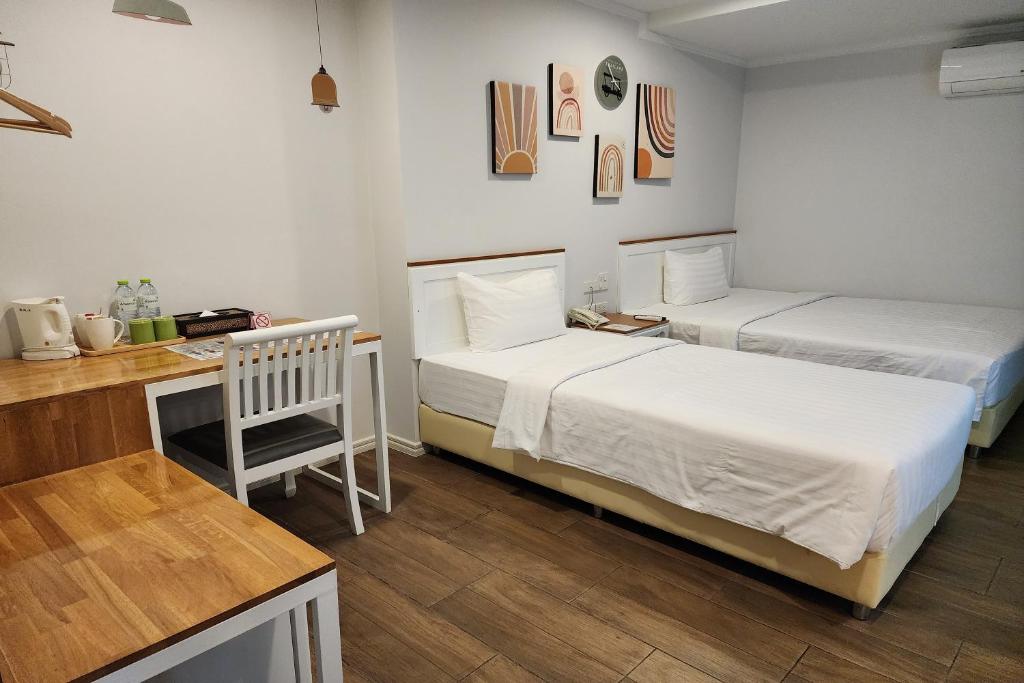 J PLACE HOTEL J PLACE HOTEL