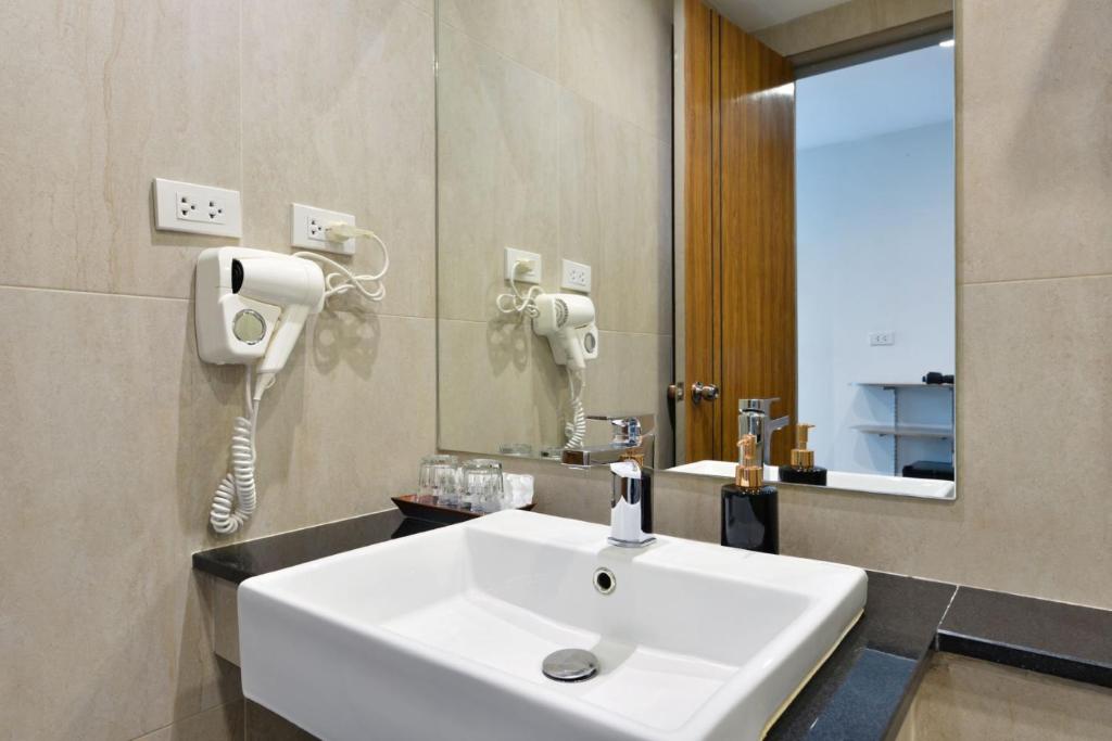 Bedever Boutique Bangkok Hotel - BTS Phra Khanong Bedever Boutique Bangkok Hotel - BTS Phra Khanong