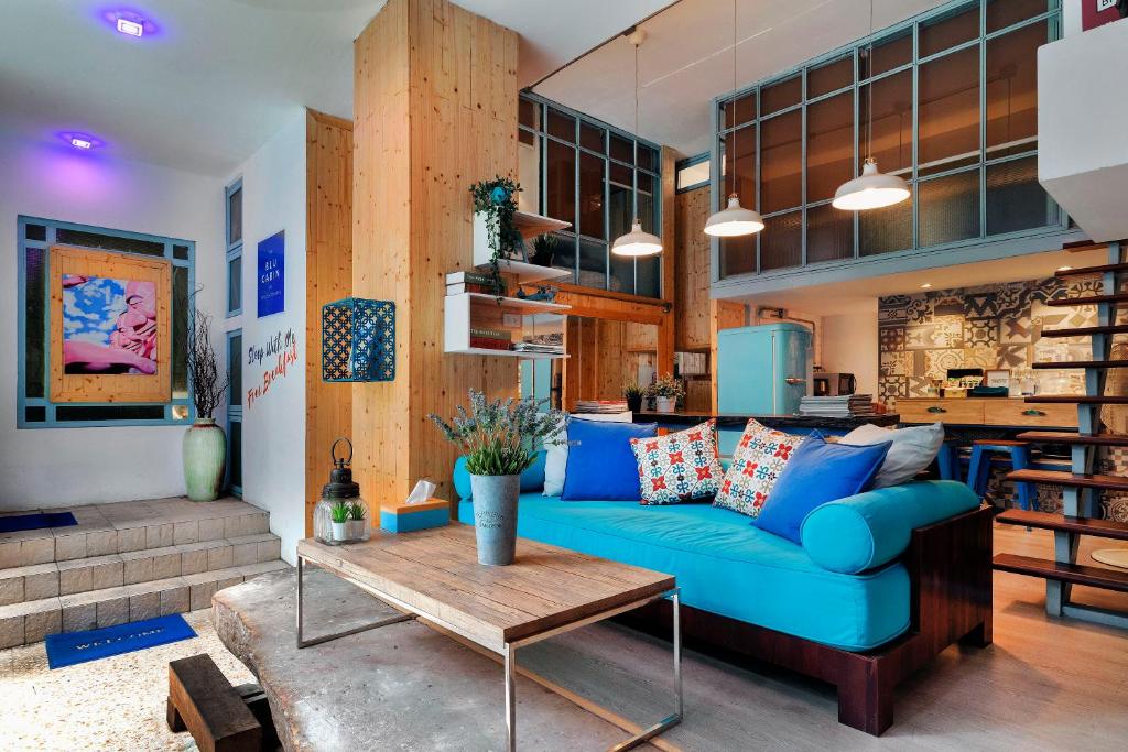 Blu Cabin Ari Stylish Gay Poshtel Blu Cabin Ari Stylish Gay Poshtel