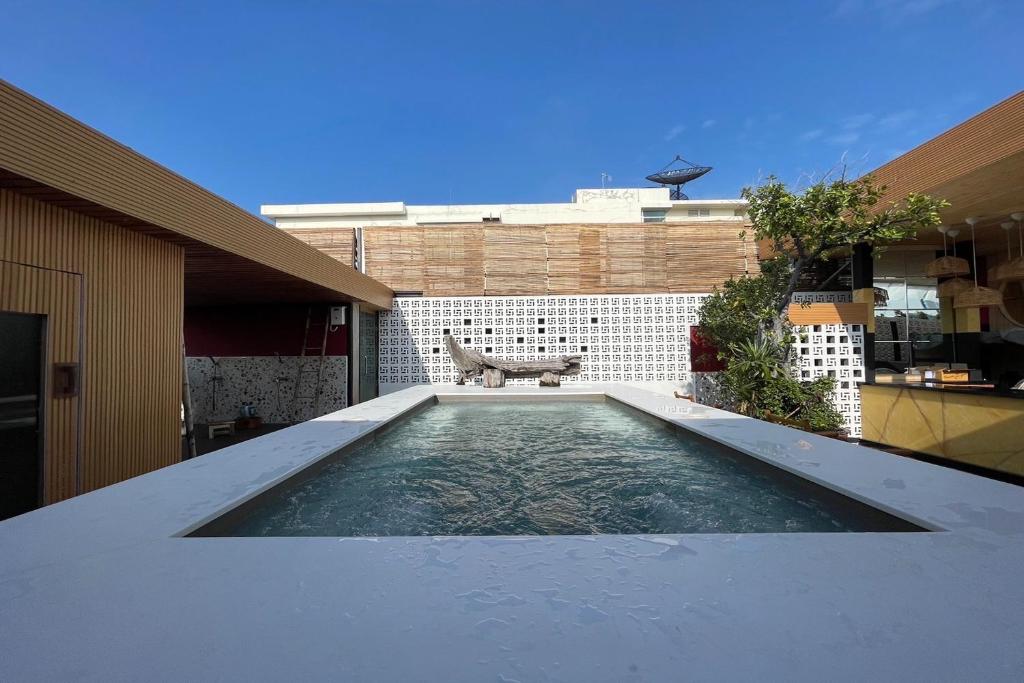 Blu Cabin Ari Stylish Gay Poshtel Blu Cabin Ari Stylish Gay Poshtel