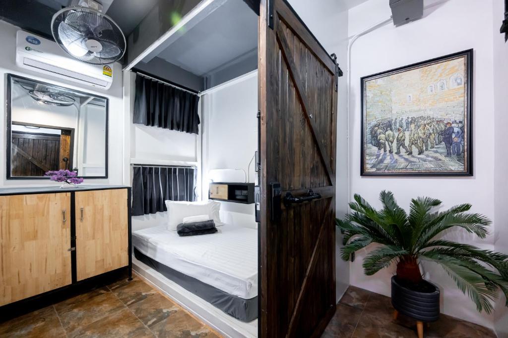 Vibes Hostel Bangkok Vibes Hostel Bangkok