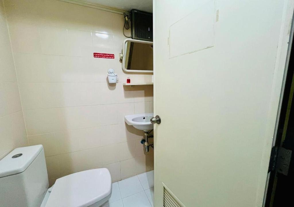 Ree House@Soi Cowboy-Asoke BTS-MRT Ree House@Soi Cowboy-Asoke BTS-MRT