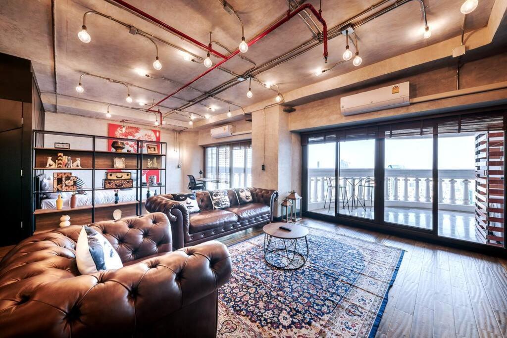Central Bangkok Loft Style Skyline 100 sq.m. Apt Central Bangkok Loft Style Skyline 100 sq.m. Apt