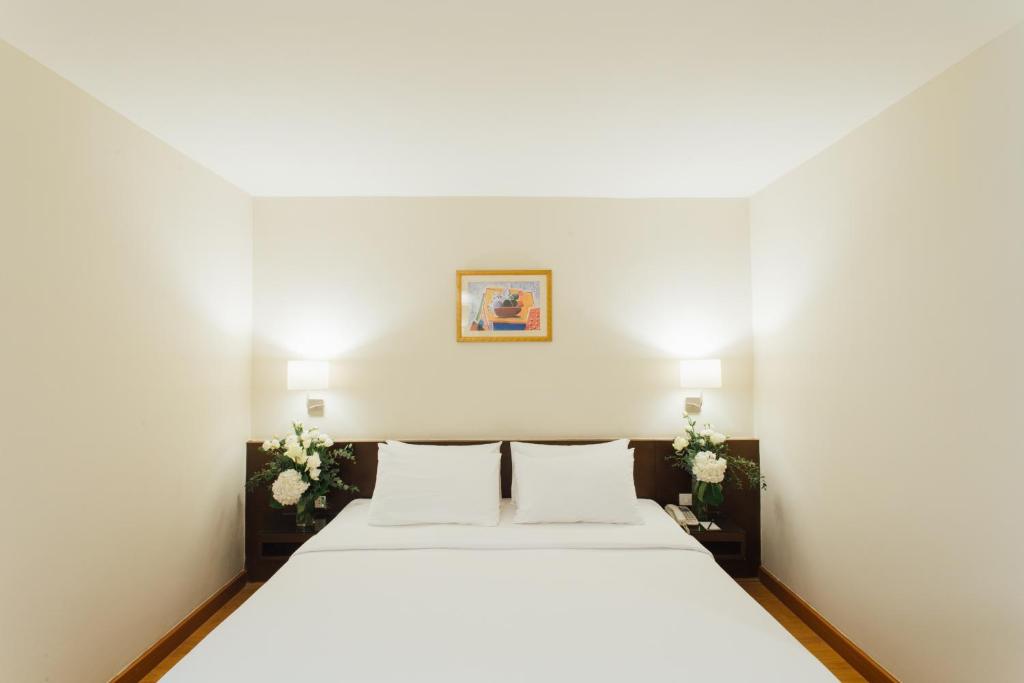Seasons Siam Hotel Seasons Siam Hotel
