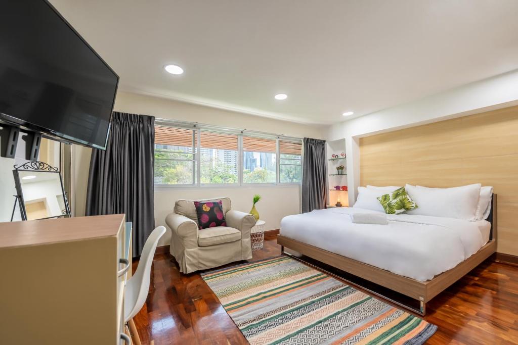 At FOUR-6 Bed, CITY CENTER, Nana BTS, MBK, Central World, Siam At FOUR-6 Bed, CITY CENTER, Nana BTS, MBK, Central World, Siam