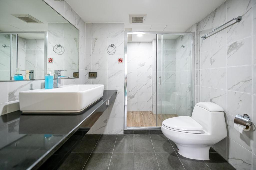 At FOUR-6 Bed, CITY CENTER, Nana BTS, MBK, Central World, Siam At FOUR-6 Bed, CITY CENTER, Nana BTS, MBK, Central World, Siam