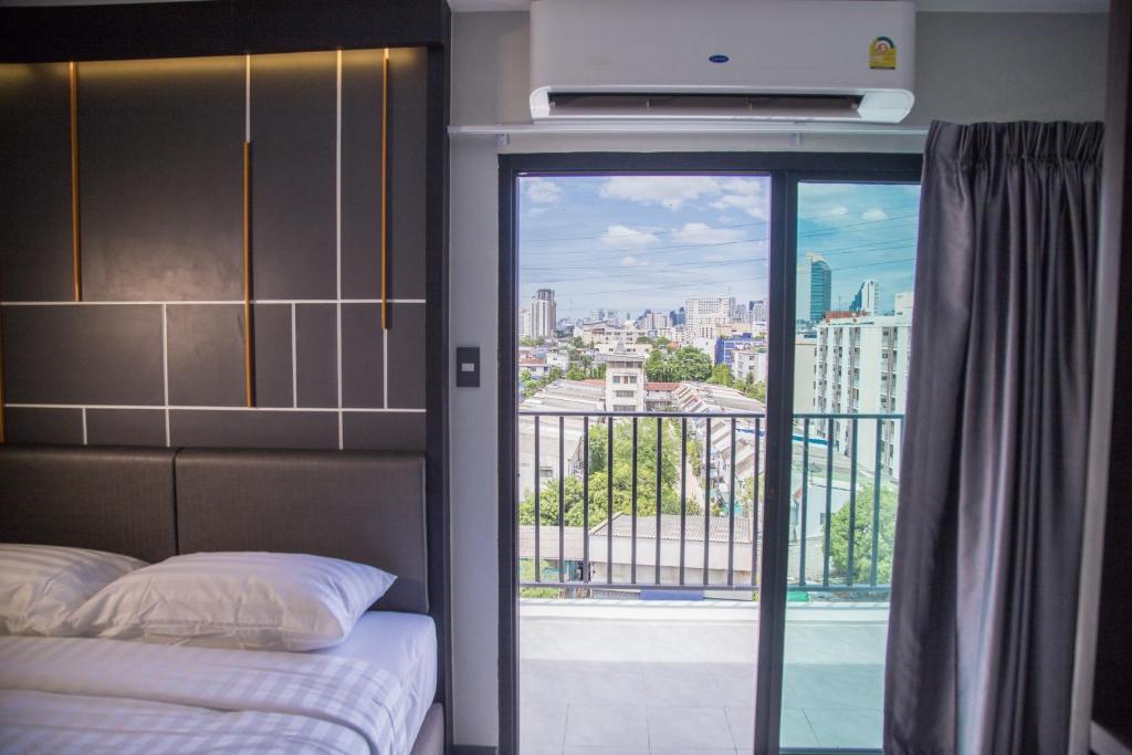 Hallton Hotel Bangkok Hallton Hotel Bangkok