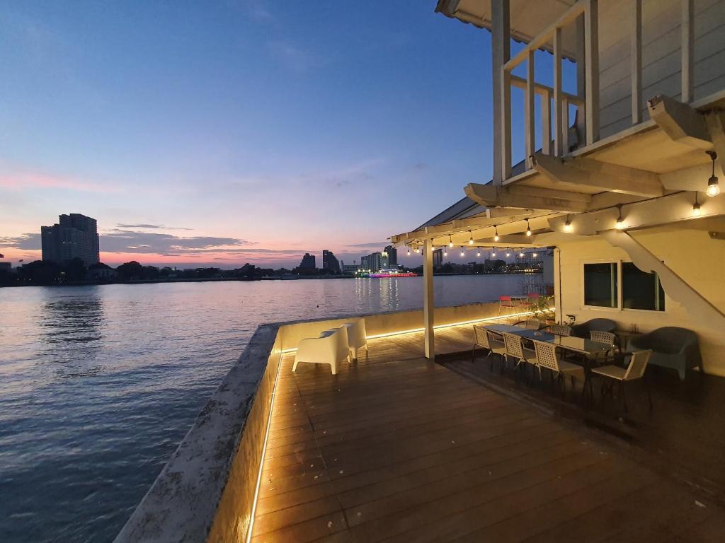 Riverfront house/Chao phraya river/Baan Rimphraya Riverfront house/Chao phraya river/Baan Rimphraya