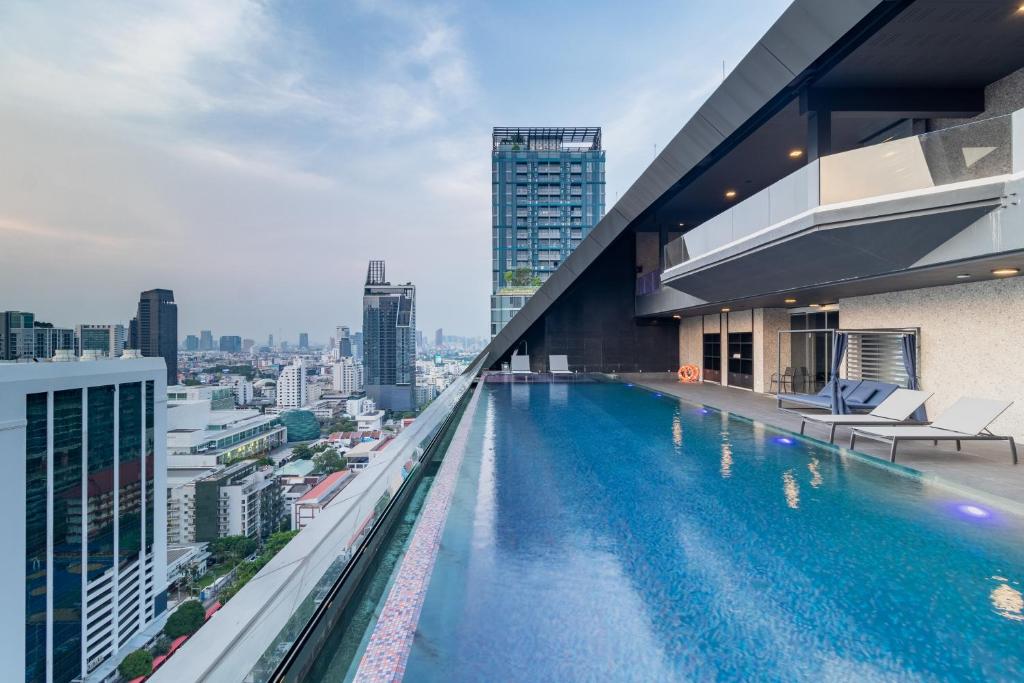 Queensland Hotel Bangkok Queensland Hotel Bangkok