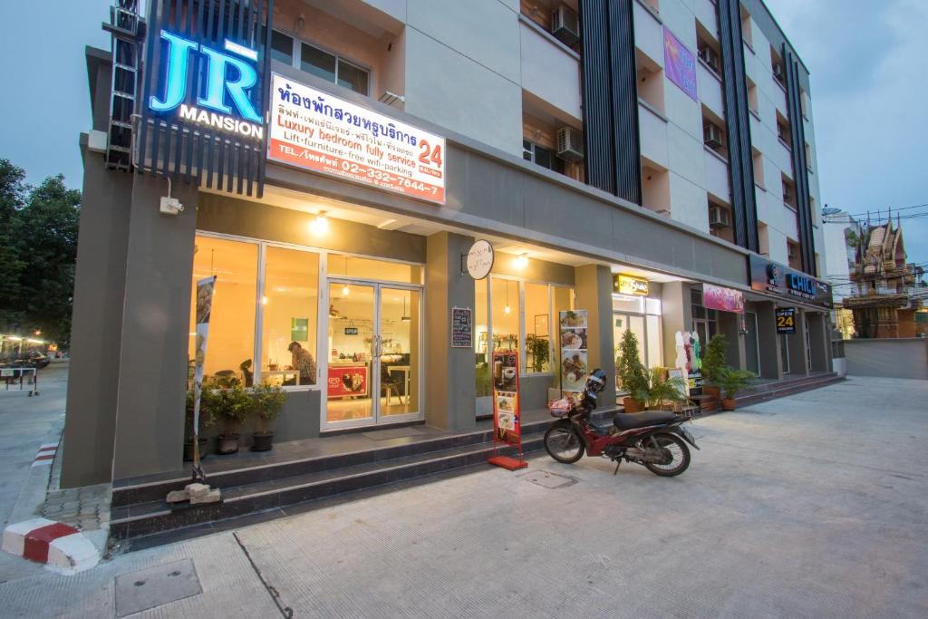 Jr Mansion On Nut Soi 25 Jr Mansion On Nut Soi 25