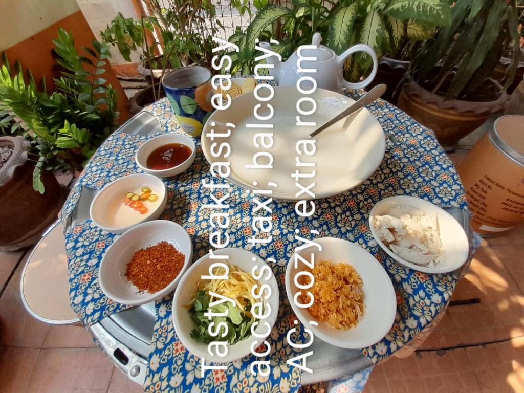 Free 1 set breakfast if book 48h before check in time1 No dog pls No breakfast on Sunday 10min taxi Airport train 2min walk 7-11 Free 1 set breakfast if book 48h before check in time1 No dog pls No breakfast on Sunday 10min taxi Airport train 2min walk 7-11