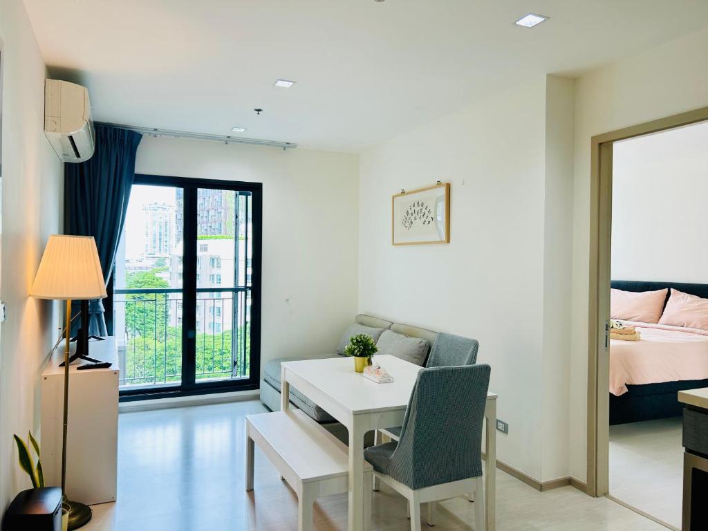 Rhythm sukhumvit 36 two bedrooms Rhythm sukhumvit 36 two bedrooms