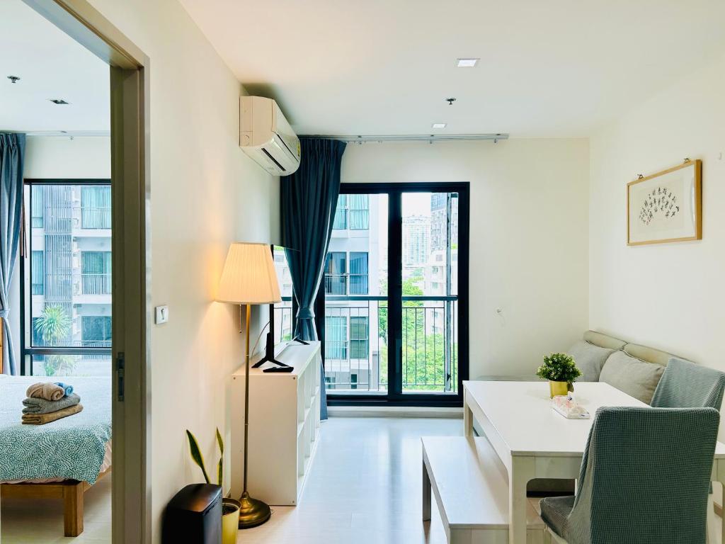 Rhythm sukhumvit 36 two bedrooms Rhythm sukhumvit 36 two bedrooms