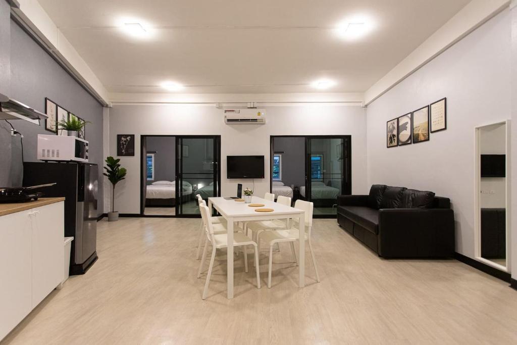 U2 Large 2 Bedrooms 100m to BTS station U2 Large 2 Bedrooms 100m to BTS station