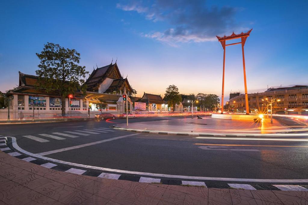 GO INN The Giant Swing เสาชิงช้า GO INN The Giant Swing เสาชิงช้า