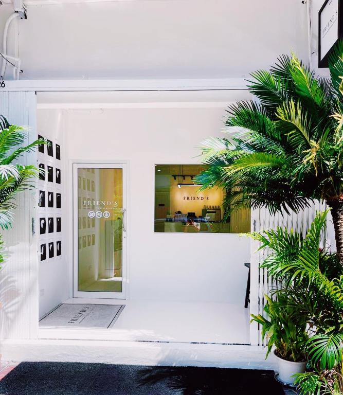 Modern Minimalism - Mandarin Palm Penthouse Modern Minimalism - Mandarin Palm Penthouse