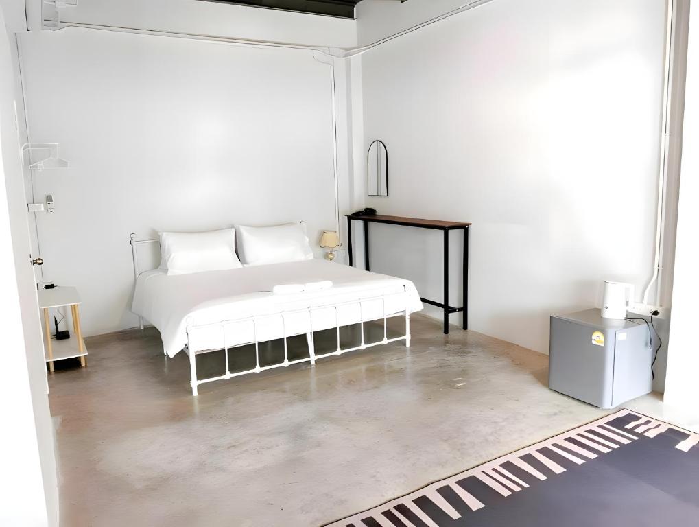 Yellow Place Sukhumvit Soi 2 - BTS Nana Yellow Place Sukhumvit Soi 2 - BTS Nana