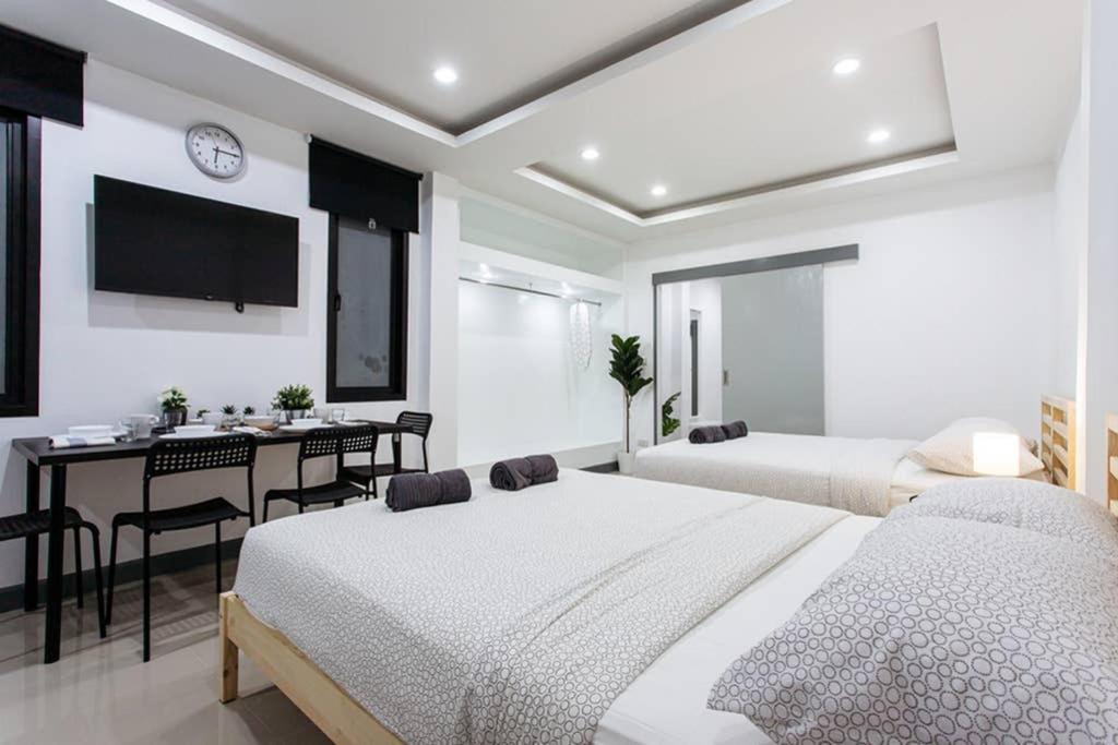 P2 Silom Large 2beds full kitchen WIFI 4-6pax P2 Silom Large 2beds full kitchen WIFI 4-6pax