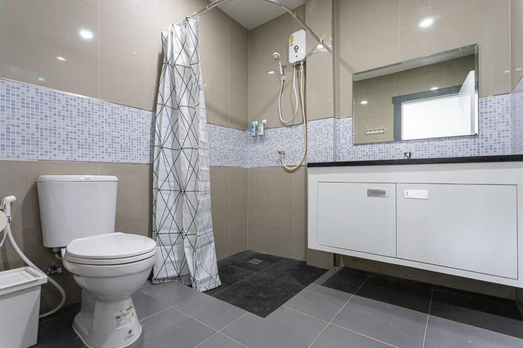 P2 Silom Large 2beds full kitchen WIFI 4-6pax P2 Silom Large 2beds full kitchen WIFI 4-6pax