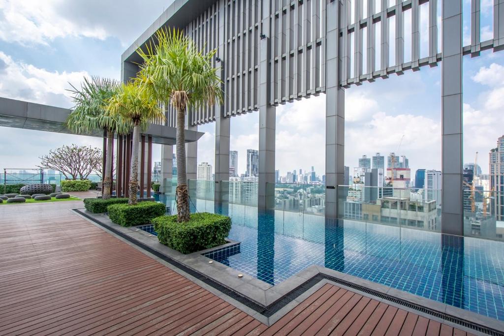 Luxury 1Bed 1Bath 300m BTS Phrom Phong, Emporium EmSphere EmQuartier