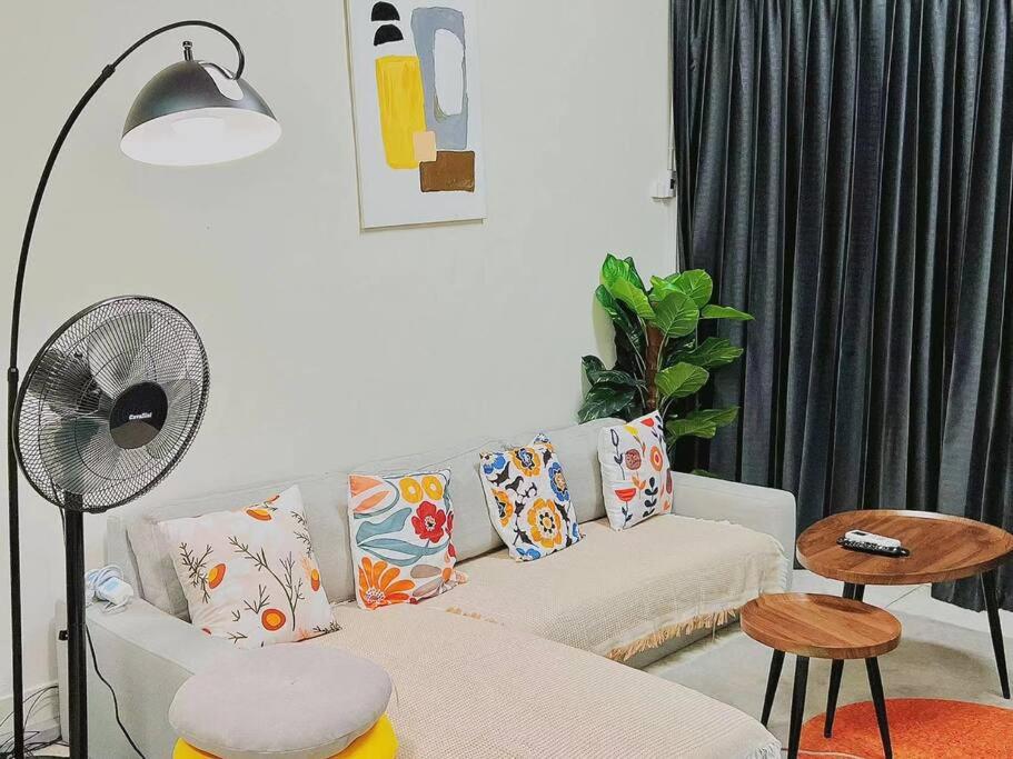 5BR House 8Beds, Ekkamai BTS 12mins walk, 711, shopping mall 5BR House 8Beds, Ekkamai BTS 12mins walk, 711, shopping mall