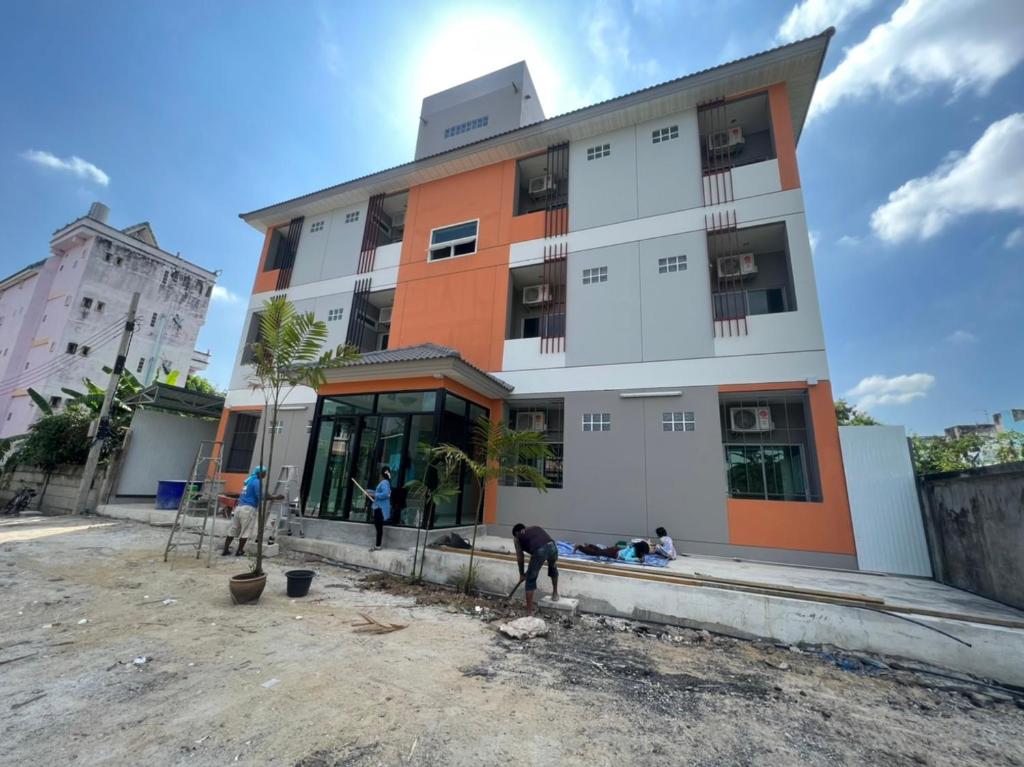 Firstbuild Apartment (เฟิร์สบิวท์อพาร์ทเม้น) Firstbuild Apartment (เฟิร์สบิวท์อพาร์ทเม้น)