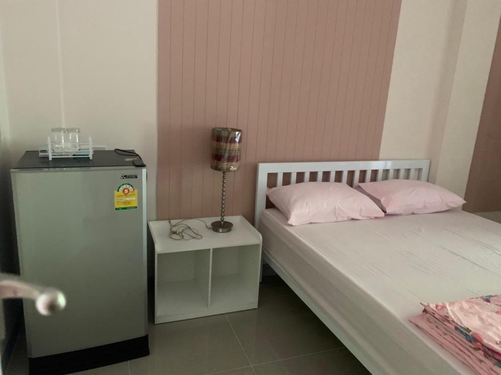 Firstbuild Apartment (เฟิร์สบิวท์อพาร์ทเม้น) Firstbuild Apartment (เฟิร์สบิวท์อพาร์ทเม้น)