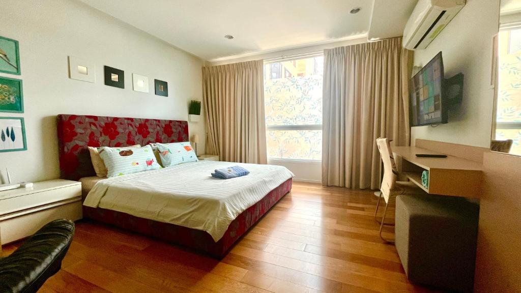Comfortable Studio, Walk to BTS, Free Wi-Fi, Great Location Comfortable Studio, Walk to BTS, Free Wi-Fi, Great Location