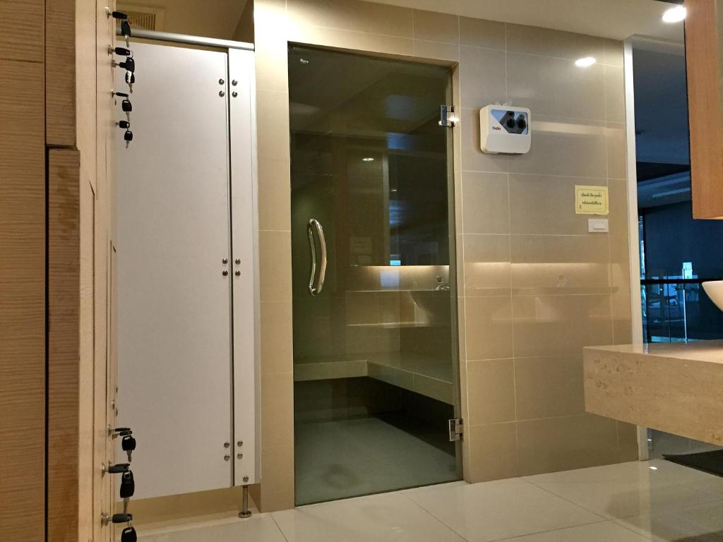Comfortable Studio, Walk to BTS, Free Wi-Fi, Great Location Comfortable Studio, Walk to BTS, Free Wi-Fi, Great Location